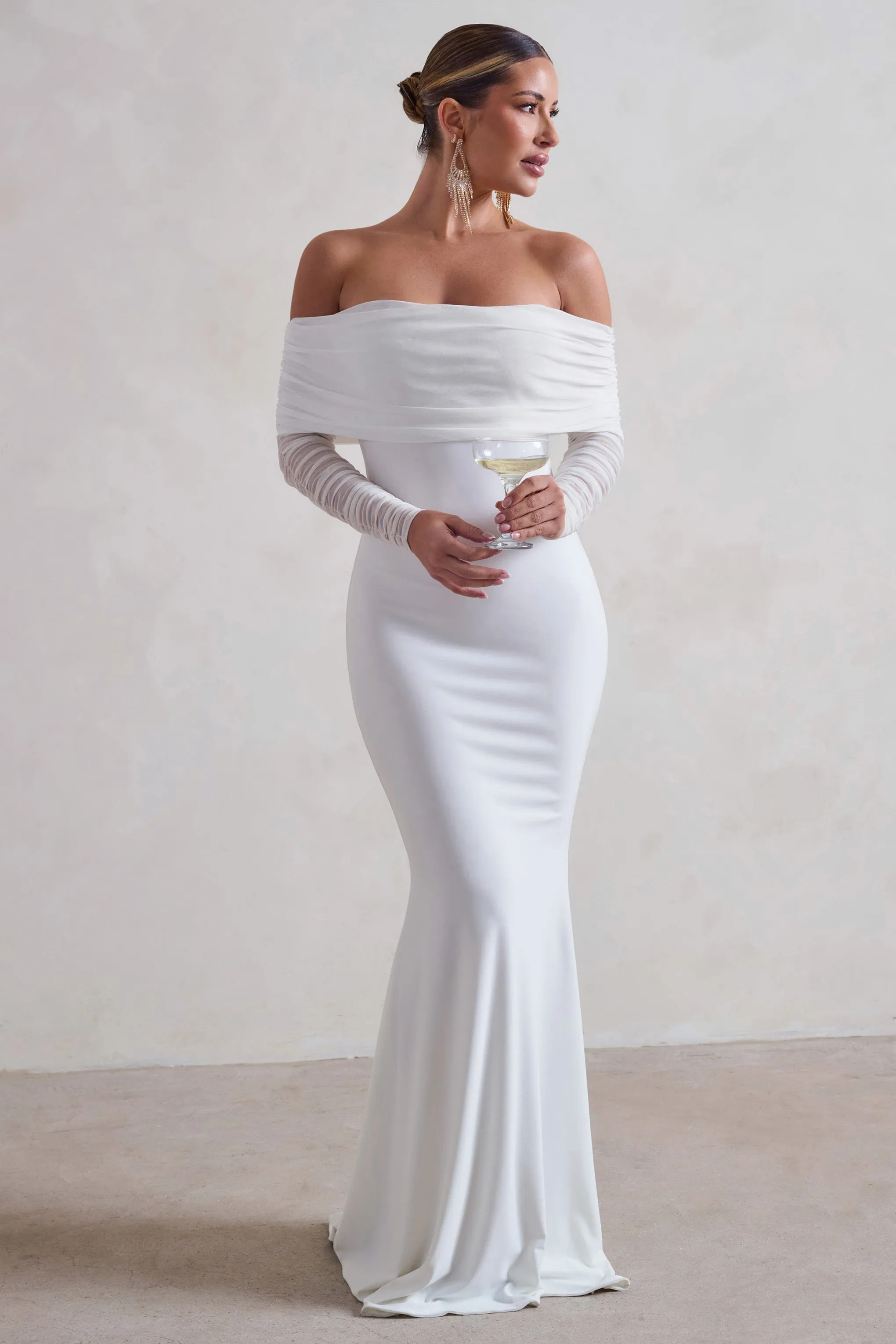 Madeleine | Robe longue blanche avec manches longues en maille bardot