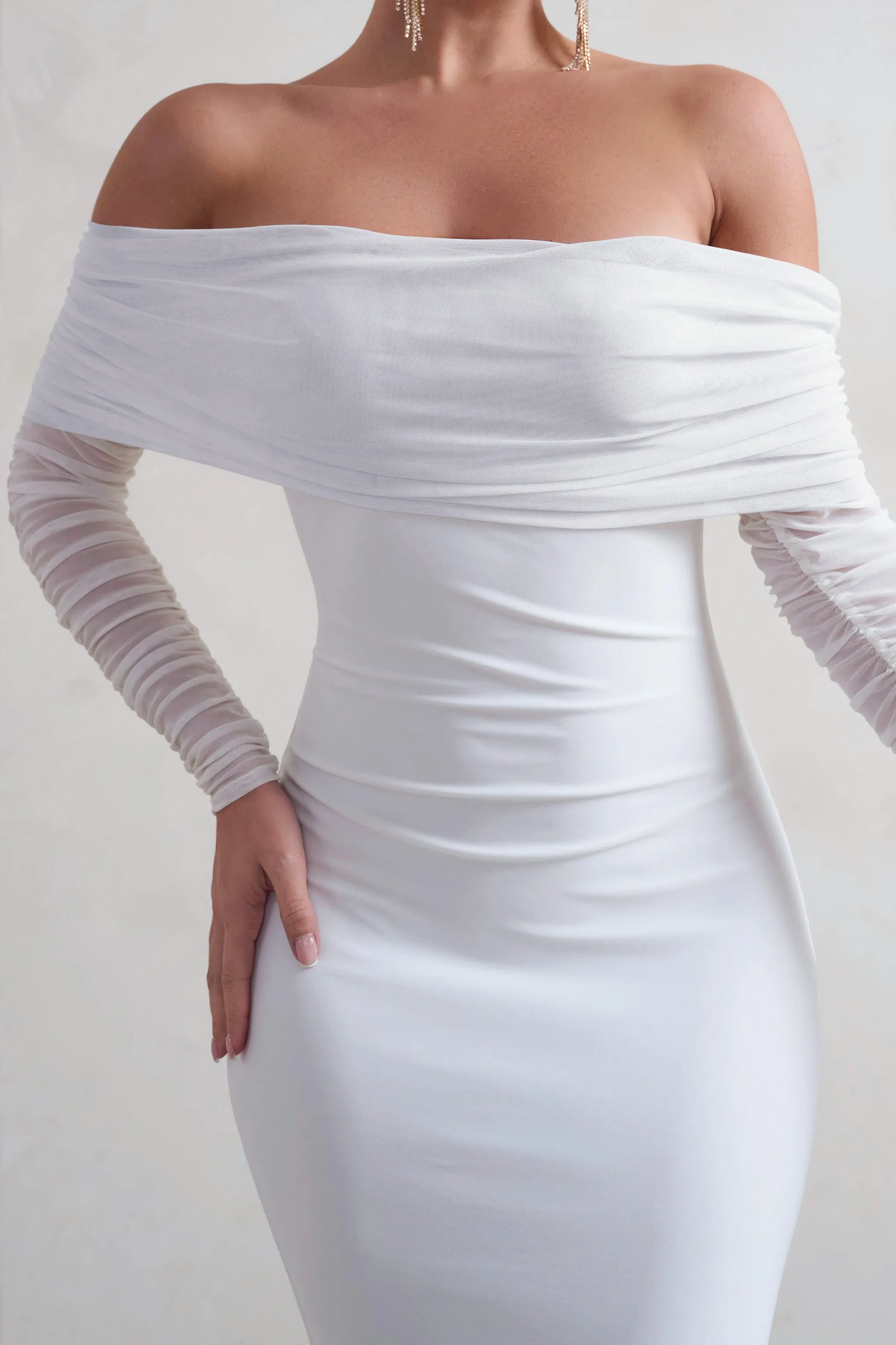 Madeleine | Robe longue blanche avec manches longues en maille bardot